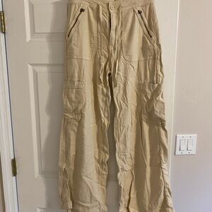 AE Women’s Beige Cargo Pants